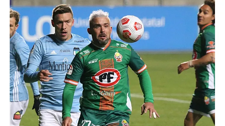 Matías Donoso busca club para la temporada 2022.