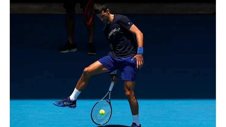 Djokovic entrena de cara a lo que será el Abierto de Australia