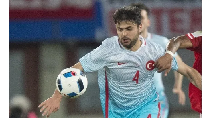 El jugador jugó la Eurocopa 2016 junto a Turquía.