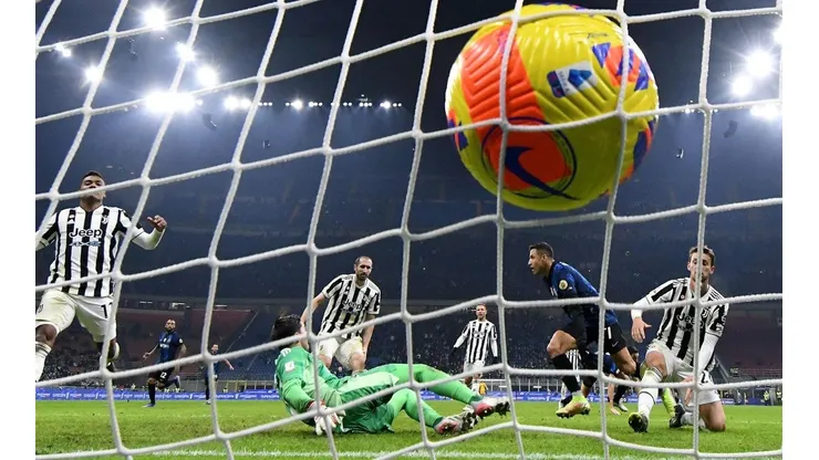 Alexis héroe con un agónico gol: Inter de Milán campeón de la Supercopa de Italia.