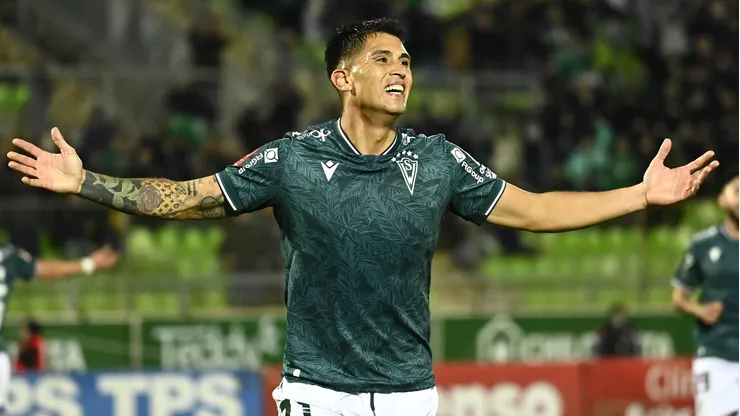 Duma anotó dos goles en la victoria wanderina.