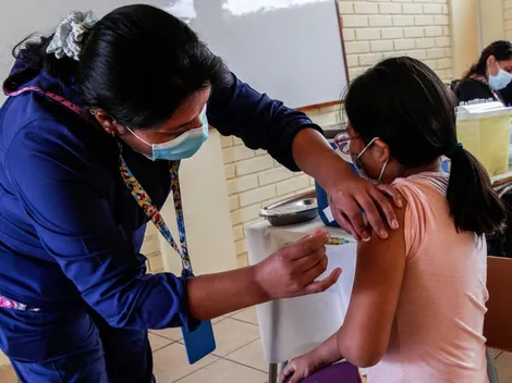 ¿Quiénes se vacunan este martes 11 de enero?