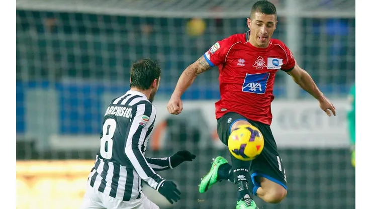 Carlos Carmona jugó una década de manera regular en el fútbol italiano y la selección chilena, pero las lesiones sentenciaron prematuramente su carrera