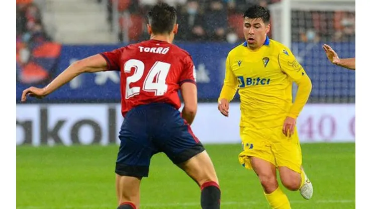 Alarcón y Cádiz perdieron contra Osasuna en La Liga.