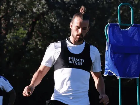 Volea de zurda al ángulo: el golazo de Santos en la práctica de Colo Colo