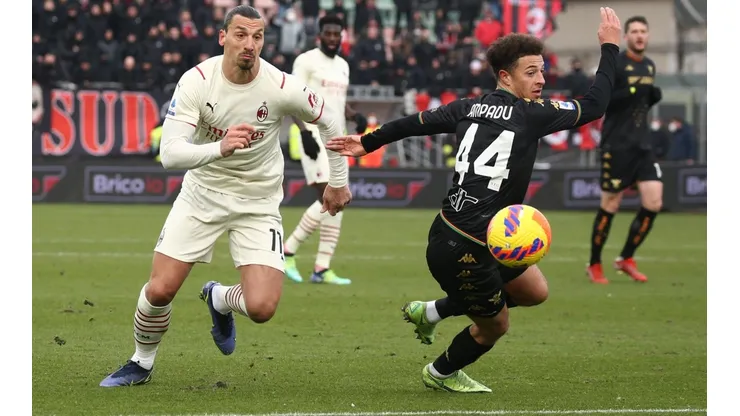 Zlatan marcó uno de los tres goles del AC Milan contra Venezia.