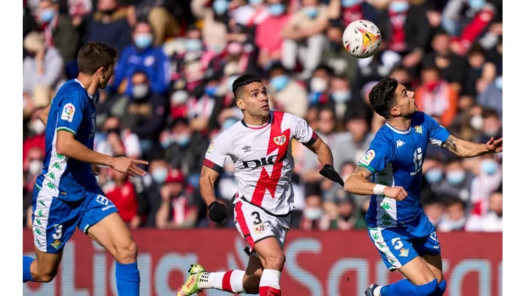 Betis y el Rayo igualaron en un polémico encuentro