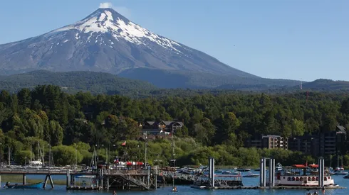 Pucón, con sus paisajes y el volcán Villarrica de telón de fondo, está listo para recibir el Ironman 2022.