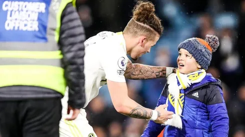 Leeds United dará un año de suspensión a padres responsables que sus hijos salten al campo de juego.
