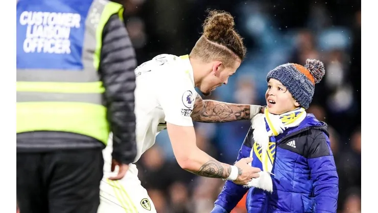 Leeds United dará un año de suspensión a padres responsables que sus hijos salten al campo de juego.