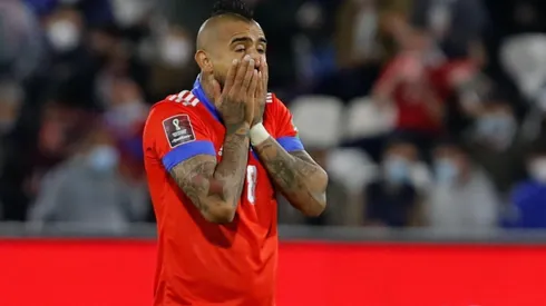 El volante de 34 año se perderá los próximos tres partidos de Chile rumbo a Qatar y las estadísticas sin él en cancha no son favorables.