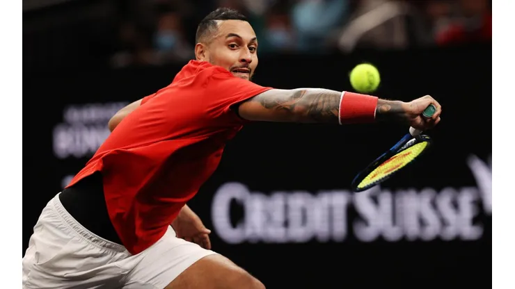 Nick Kyrgios apoyó al serbio, que la pasa mal en Australia