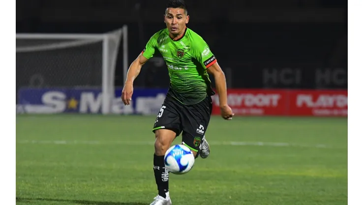 El lateral izquierdo regresa a Santa Laura para la temporada 2022 tras su paso por el fútbol mexicano.