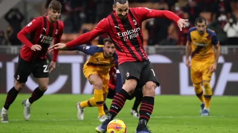 Zlatan Ibrahimovic en el triunfo del Milan contra la Roma en la Serie A de Italia.