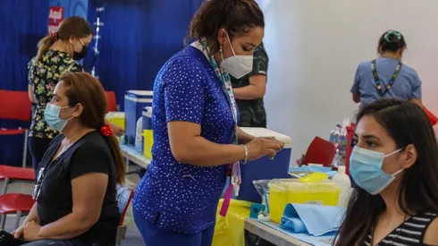 ¿Quiénes deben vacunarse este jueves 6 de enero?