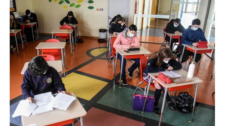 BECAS JUNAEB