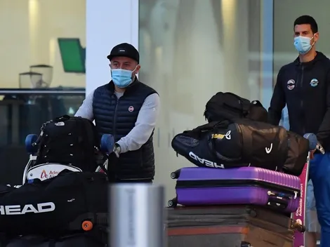 Escándalo: Djokovic llega a Australia, pero la niegan la entrada