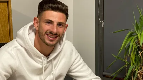 Lucas Di Yorio firmó su contrato con Everton