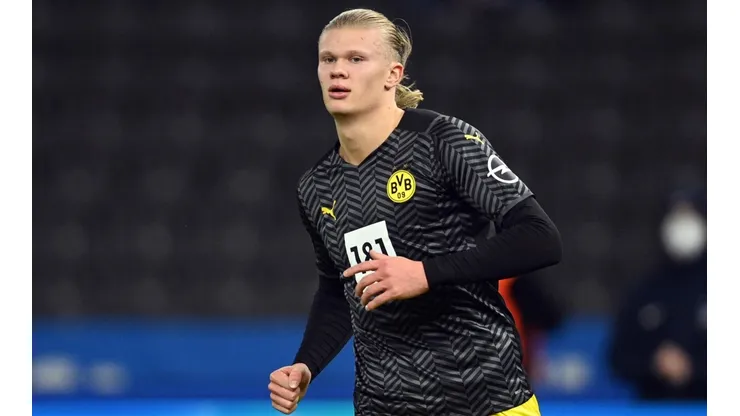 Erling Haaland podría ser el gran fichaje del Barcelona en el próximo verano europeo.
