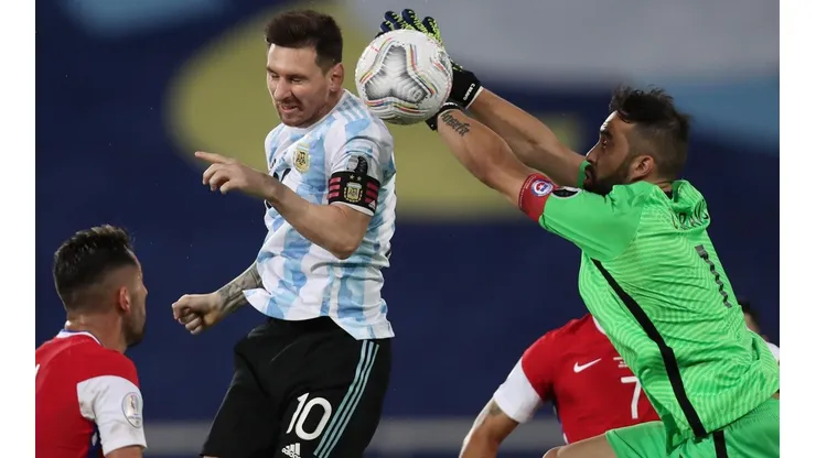 Messi tiene coronavirus justo en el arranque de 2022