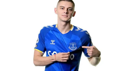 Vitaliy Mykolenko, nuevo jugador del Everton inglés.