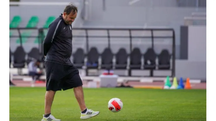 José Luis Sierra consigue importante victoria con Al Tai para mantener la categoría.