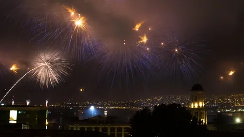 Los fuegos artificiales se tomarán nuevamente varias playas de Chile.