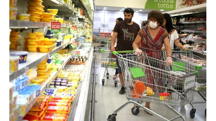 ¿A qué hora cierra el comercio hoy miércoles?