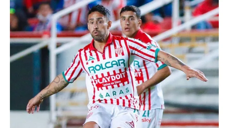 Jorge Valdivia brilló con una tremenda asistencia ante Chivas