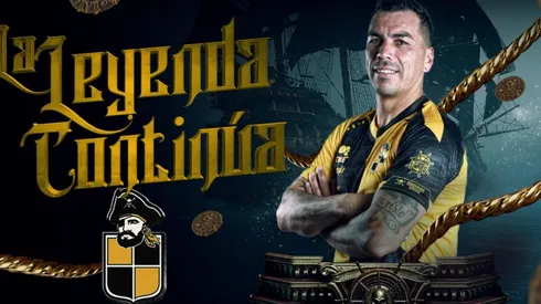 Esteban Paredes se olvida de volver a Colo Colo y firmó su renovación con Coquimbo Unido para regresar a Primera División.