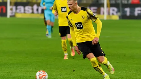 El noruego de 21 años tiene varias opciones para seguir su carrera pero el Borussia Dortmund le exigió que debe tener una decisión tomada antes de marzo de 2022.