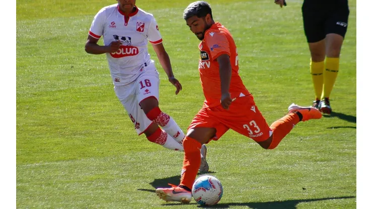El delantero con pasado en Universidad de Chile y Colo Colo anunció que no seguirá en Cobreloa en 2022 a partir de haber renovado por dos años y causó tremenda polémica.