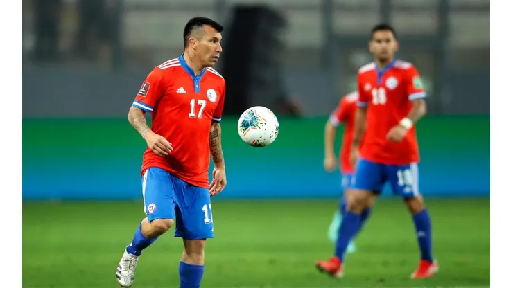 Gary Medel elogió a los jugadores jóvenes de la Roja