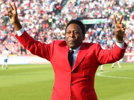 Pelé pone en pausa la lucha contra el cáncer con deseos de amor y paz