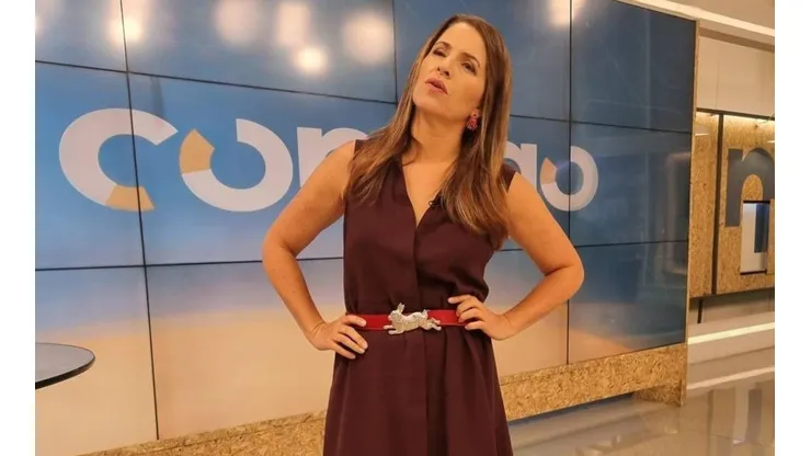 Monserrat Álvarez en el set de Contigo en la Mañana.