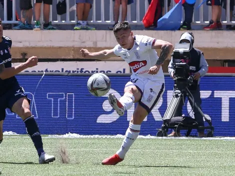 Colo Colo anuncia su primer refuerzo en papel de regalo