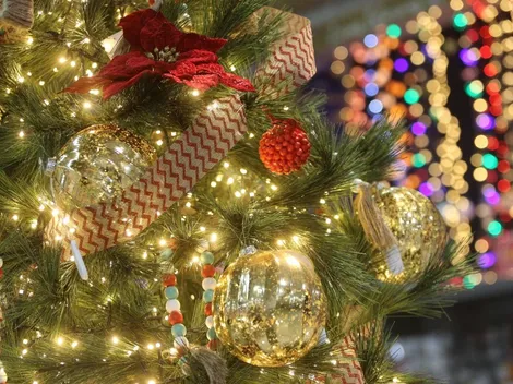 ¿De qué se trata la tradición de Navidad y a qué hora se deben entregar los regalos?