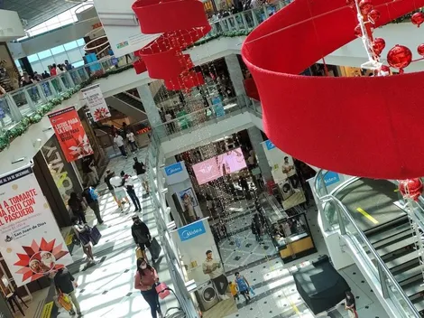 ¿A qué hora cierran los mall hoy?