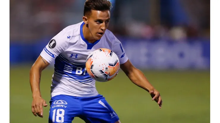 El mediocampista no seguirá vistiendo la camiseta de los Cruzados y avisan que es opción para reforzar a Nacional de Montevideo de cara a la temporada 2022.