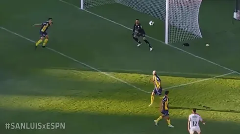 Ángelo Araos se estrenó con una asistencia en el Necaxa