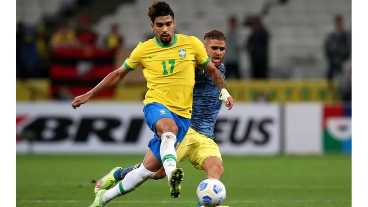 Newcastle habría ofrecido millonaria oferta por quedarse con Lucas Paquetá de Olympique de Lyon.