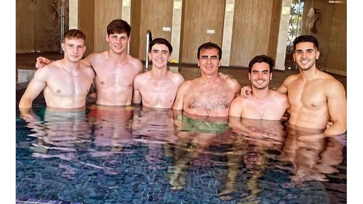 Quinteros disfruta un relajo con sus hijos y también junto a Bruno Barticciotto
