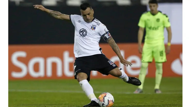 Esteban Paredes no volverá a Colo Colo como jugador.