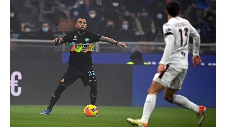 Arturo Vidal frente al Torino: buenas notas en Italia para los chilenos.