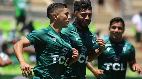 Santiago Wanderers utilizó sus redes sociales para presentar su nueva camiseta de la temporada 2022.