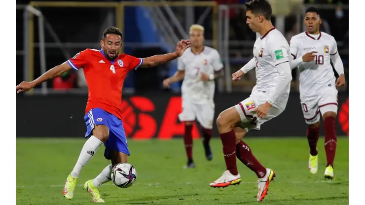 Mauricio Isla espera llegar al Mundial de Qatar con la Roja