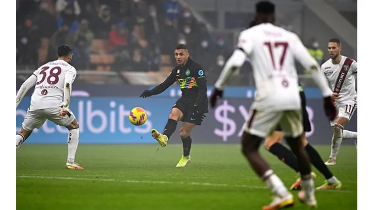 Alexis Sánchez y Arturo Vidal cerraron el 2021 en cancha con el Inter frente a Torino.