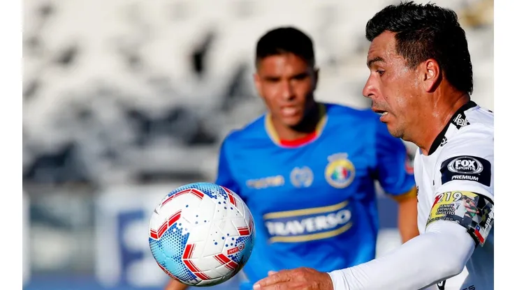 En Colo Colo evalúan un posible retorno de Paredes