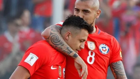 Arturo Vidal saluda en su cumpleaños 33 a Alexis Sánchez