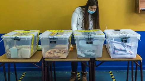 El Servel informó que el cierre de mesa será a las 18:00 hrs.